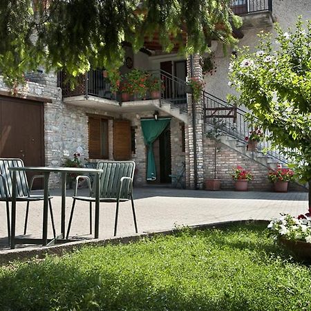 Bed and Breakfast La Corte Di Nando Варци Экстерьер фото